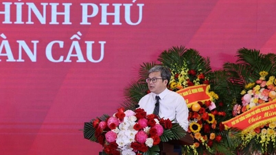 លោក ទ្រឿង វៀតឌុង អនុប្រធានគណៈកម្មាធិការប្រជាជនទីក្រុងហាណូយ៖ វិបផតថលរដ្ឋាភិបាលអេឡិចត្រូនិករបស់រដ្ឋាភិបាល - ជាកន្លែងសម្រាប់ការឆ្លុះបញ្ចាំងបញ្ញា ជាកន្លែងដែលគោលនយោបាយត្រូវបានបង្កើតឡើង ទំនាក់ទំនង ទទួលបានមតិកែលម្អ និងធ្វើឱ្យល្អឥតខ្ចោះ។