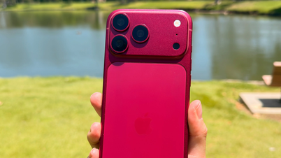 تكشف الصور المسربة عن ألوان جديدة مذهلة لهاتف iPhone 18 Pro، لكن لا يزال هناك عيب قاتل.