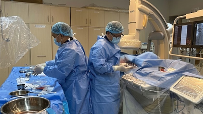 Sungguh mengejutkan, dokter tersebut rela menahan rasa sakit akibat tulang rusuk yang patah demi mengobati dua kasus kanker hati.