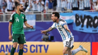 Argentina 3-0 Aljazair: Lionel Messi mencetak hat-trick, menyamai rekor hebat Klose.