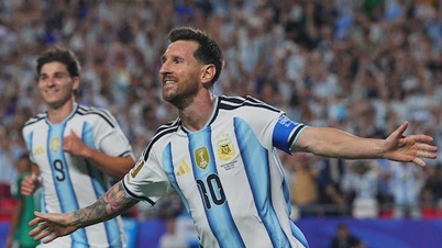 Messi scorer et historisk hattrick, da Argentina knuser Algeriet ved VM i 2026.