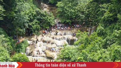 Ribuan pengunjung datang ke Air Terjun May setiap hari.