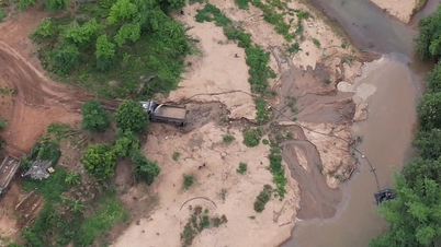 Gia Lai: Komune Kon Chiêng mengambil tindakan terhadap lokasi penambangan mineral ilegal yang terletak di tengah aliran sungai.