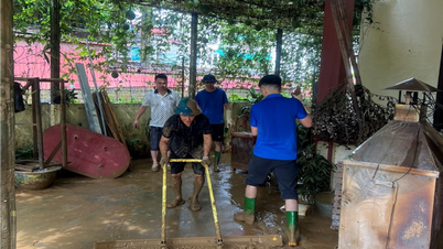 Đoàn Thanh niên Sở Xây dựng tỉnh Lào Cai vượt qua bão Matmo hành trình chung tay khắc phục hậu quả cùng cán bộ công chức, người lao động