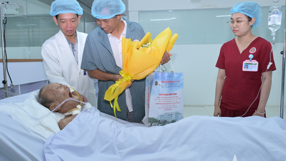 Rumah Sakit Militer 121 (Wilayah Militer 9): Pasien berusia 100 tahun dipulangkan.