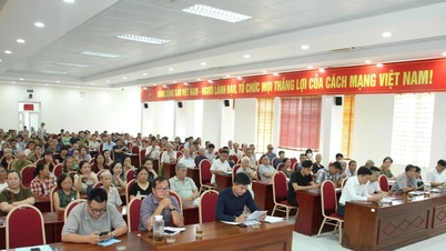 El distrito de Phu Thuong proporciona información sobre el plan de reubicación del cementerio de Lien Ngac.