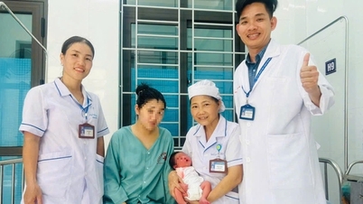 Cứu sống sản phụ nguy kịch sau khi sinh con trên xe khách