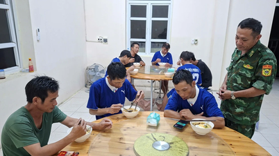 ທະຫານຊາຍແດນຢູ່ເກາະເຈິ່ນແຂວງກວາງນິງໄດ້ຊ່ວຍຊີວິດລູກເຮືອ 9 ຄົນຈາກເຮືອທີ່ຈົມນ້ຳ
