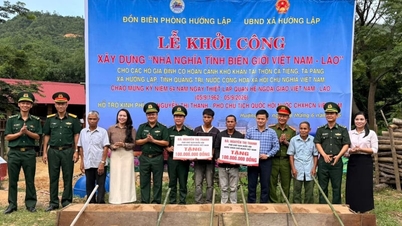 Membina rumah-rumah solidariti di kawasan sempadan mengukuhkan solidariti Vietnam-Laos.