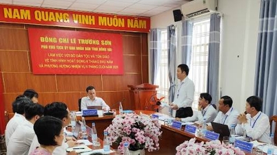Mempromosikan semangat "7 tantangan" - Sebuah kekuatan pendorong utama dalam membangun tim pejabat dan pegawai negeri sipil yang bekerja dalam pengelolaan negara terhadap kelompok etnis, kepercayaan, dan agama dalam fase pembangunan baru di Dong Nai.