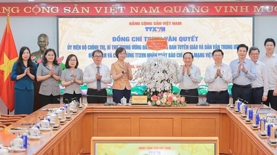 Trưởng ban Tuyên giáo và Dân vận Trung ương: TTXVN phát huy vai trò cơ quan truyền thông chủ lực đa phương tiện, dẫn nguồn thông tin