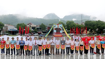 Komune Vi Xuyen menganjurkan Festival Sukan pertamanya.