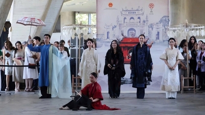 Mempromosikan nilai-nilai budaya dan warisan Vietnam di Markas Besar UNESCO.