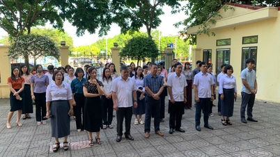Sở Tư pháp Ninh Bình tổ chức sinh hoạt chính trị dưới nghi thức chào cờ đầu tháng 6/2025