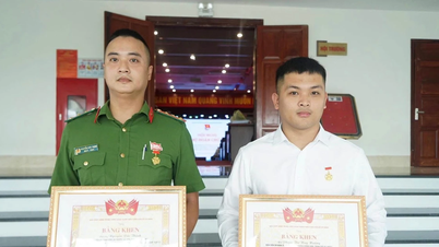 Trao Huy hiệu Tuổi trẻ dũng cảm cho thanh niên cứu phụ nữ bị chém vô cớ giữa phố