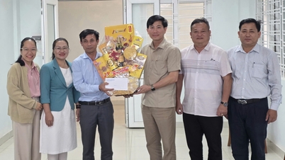 Das Außenministerium der Provinz Gia Lai besuchte laotische Studenten und Ausbildungseinrichtungen anlässlich des Mondneujahrs 2026 und überreichte ihnen Geschenke.