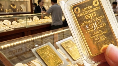 Giá vàng, bạc trượt giảm không phanh