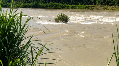 Lam Dong: Tiga orang hilang saat berenang di sungai.