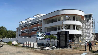 Phu Quoc sedang berupaya menyelesaikan dan mengoperasikan dua sekolah negeri secara mendesak.