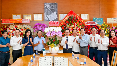 Lãnh đạo TPHCM thăm, chúc mừng các cơ quan báo chí Trung ương