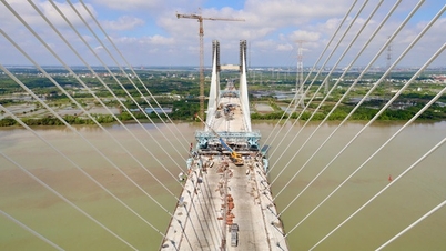 สะพานฟูอ็อกคานห์ได้ดำเนินการก่อสร้างสะพานเคเบิลแบบแขวนสองชุดสุดท้ายเสร็จสมบูรณ์แล้ว