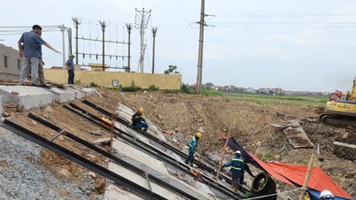 Segera selesaikan pembangunan tiga stasiun pompa drainase sebelum musim hujan.