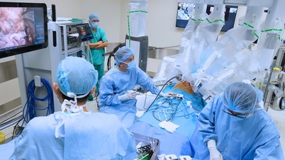 Gastrectomie totală asistată de robot la Spitalul FV: Pacient cu cancer în stadiul 4 se recuperează în 3 zile.