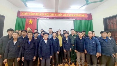 Melancarkan model individu berpengaruh untuk menyebarkan maklumat perundangan di komun sempadan.