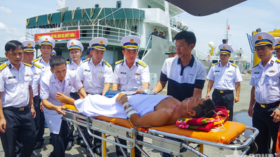 กองทัพเรือภาค 2: นำชาวประมงที่ได้รับบาดเจ็บในทะเลกลับเข้าฝั่งอย่างปลอดภัย