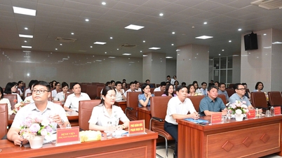 Ninh Binh provinsiella obstetrik- och barnsjukhuset tecknar kontrakt för utbildning, IVF-tekniköverföring och införande av AI-driven ultraljudssimuleringsteknik.