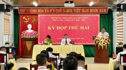El vicepresidente del Consejo Popular Provincial de Cao Bang, Be Minh Duc, asistió a la segunda sesión del Consejo Popular de la comuna de Tra Linh.