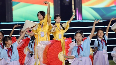 Lebih dari 2.000 anak berkumpul di Da Lat untuk Festival Anak Nasional pertama.