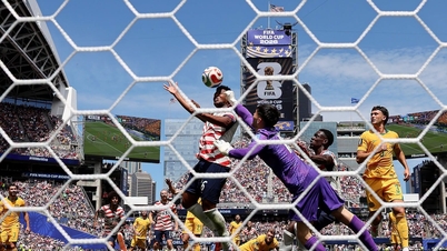Video af fodboldkampen mellem USA og Australien: Hjemmeholdet sikrer sig en plads i ottendedelsfinalen.