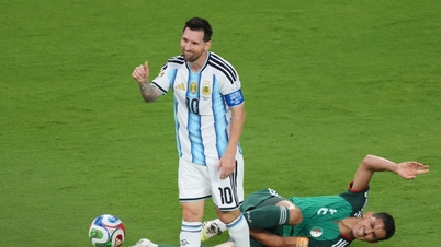 Algerije klaagt FIFA aan omdat Messi geen rode kaart kreeg.