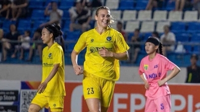 A női labdarúgó-bajnokság üdvözli első külföldi játékosait.