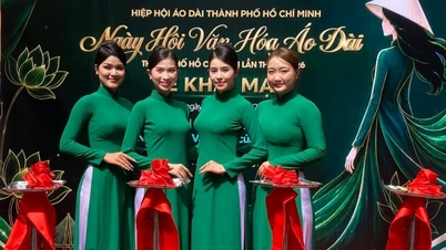 1,000 stories of Saigon's ao dai (traditional Vietnamese dress) at the Ho Chi Minh City Book Street.