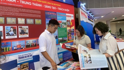 Samler det bedste fra vietnamesisk journalistik i havnebyen.