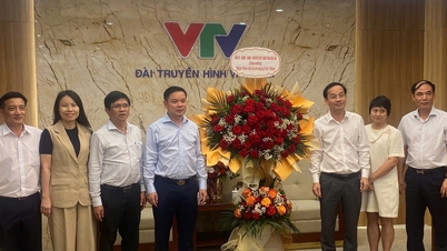 Chủ tịch UBND tỉnh Đỗ Hữu Huy thăm, chúc mừng các cơ quan báo chí Trung ương nhân kỷ niệm Ngày Báo chí Cách mạng Việt Nam