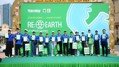 Upacara peluncuran "Re:Earth - For a Green West Lake" menyebarkan aksi perlindungan lingkungan.
