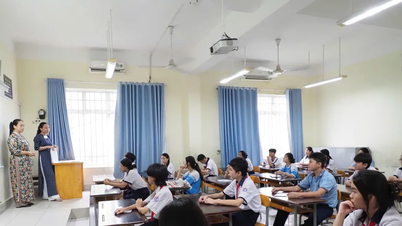 De leerling met de hoogste score bij het toelatingsexamen voor de tiende klas in Ho Chi Minh-stad behaalde 28,75 punten.
