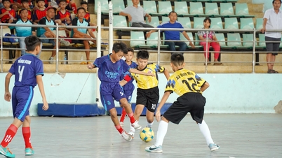 Åbningsceremoni for runde 2 af den 21. Dong Nai Newspaper and Radio & Television Cup U11 fodboldturnering - CP Vietnam