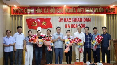 Vinte e um funcionários a tempo parcial da comuna de Hoa Loc, província de Thanh Hoa (antigo distrito de Hau Loc), demitiram-se de acordo com o Decreto 154.