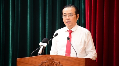 Portret sekretarza partii Ward mianowanego dyrektorem generalnym agencji prasowej i nadawczej Ho Chi Minh City.