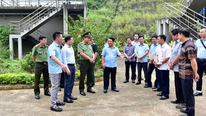 Bí thư Tỉnh ủy Hầu A Lềnh cùng đoàn công tác khảo sát một số điểm, khu vực tại phường Hà Giang 2