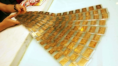 Gold's recovery fails.