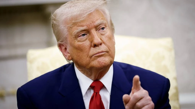 Trump mengumumkan bahawa AS boleh mengenakan bayaran untuk laluan melalui Selat Hormuz.