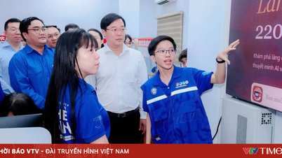 El vicesecretario permanente del Comité del Partido de Ciudad Ho Chi Minh visita a los equipos de voluntarios del programa "Verano Digital".