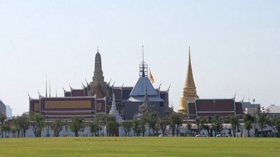 Thailand increases international passenger service fees.