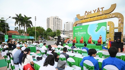 Lễ phát động “RE:EARTH - Vì Hồ Tây Xanh”