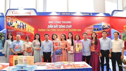 ស្តង់​ដ៏​គួរ​ឲ្យ​ចាប់​អារម្មណ៍​របស់​កាសែត​ឧស្សាហកម្ម និង​ពាណិជ្ជកម្ម​នៅ​សន្និសីទ​សារព័ត៌មាន​ជាតិ​ឆ្នាំ 2026។